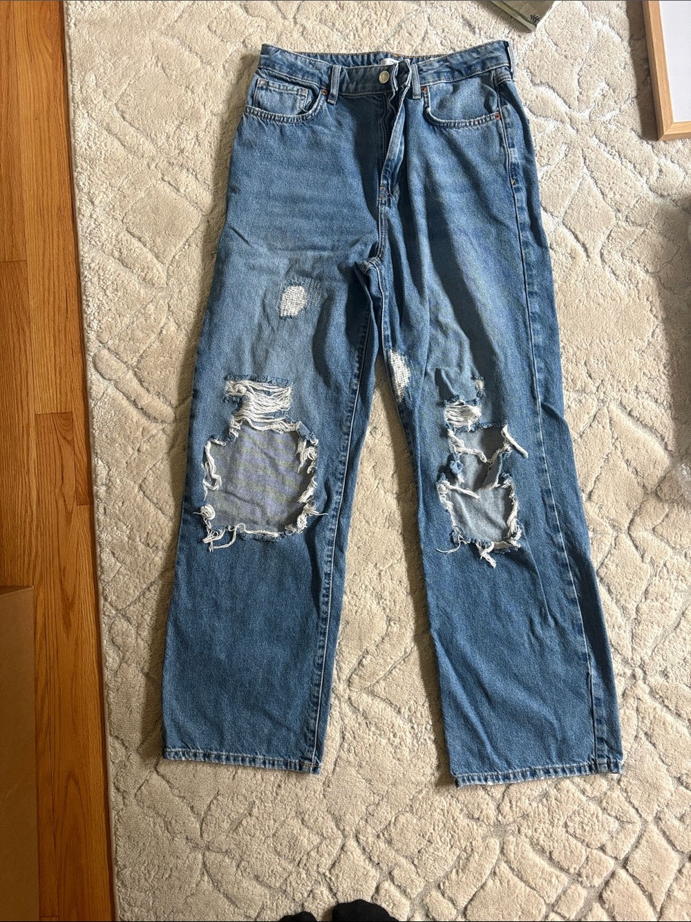 Forever 21 Men's Light Blue Distressed Relaxed Jeans